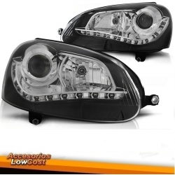 FAROIS LUZ DIURNA LED E PROJETOR VOLKSWAGEN GOLF V 5 JETTA (03-). FUNDO CROMADO.